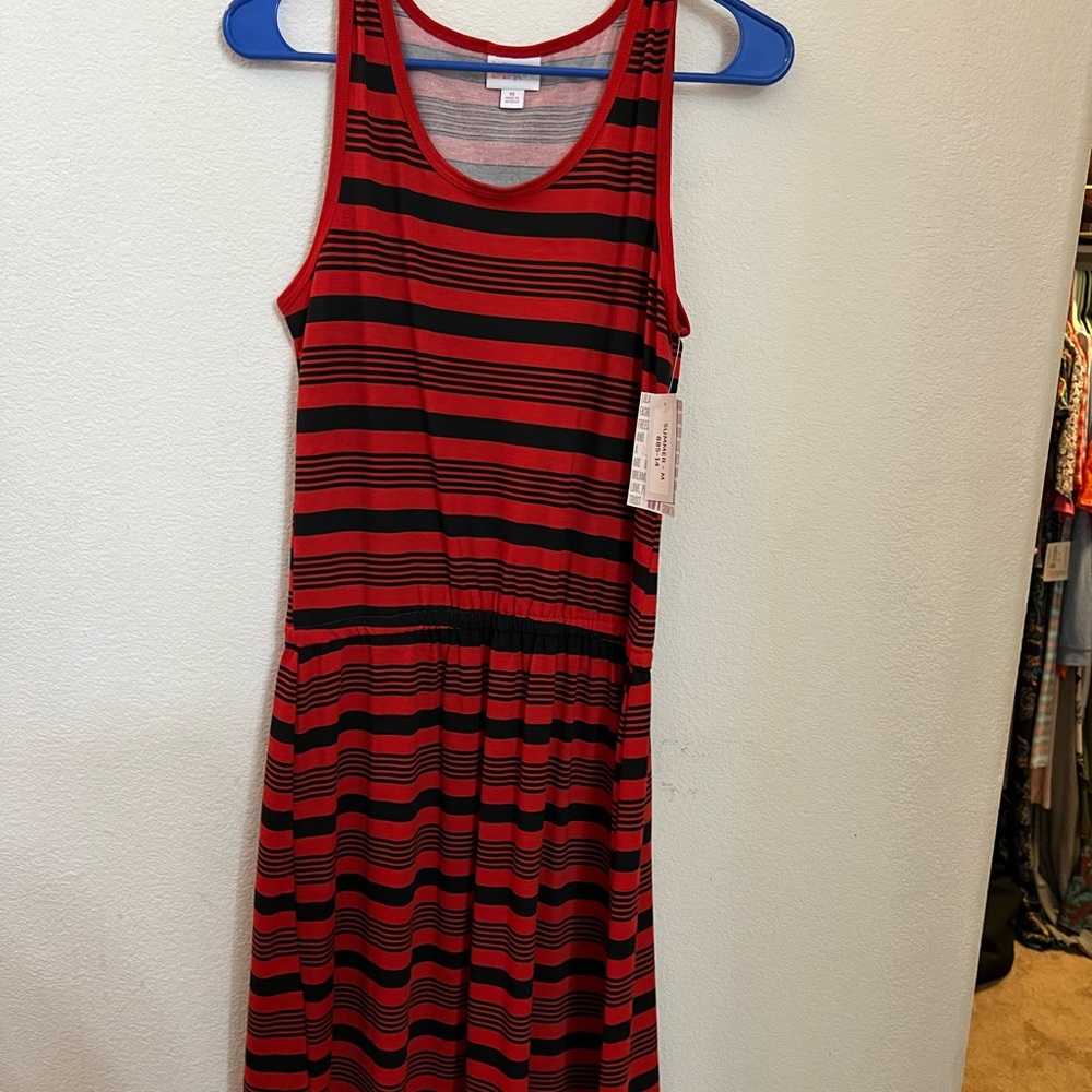 NWT red and black striped Sommer size medium